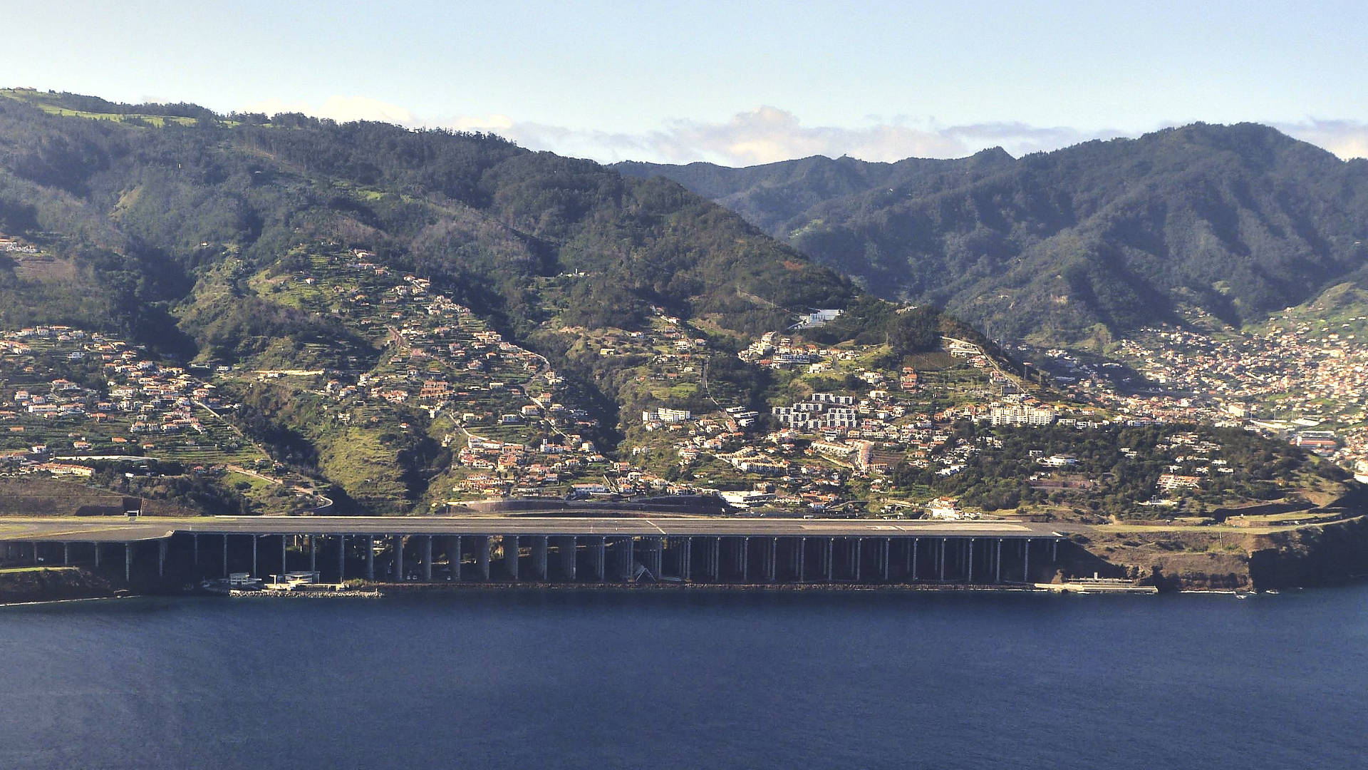 Madeira Bewegte Geschichte Und Ein Airport Fur Nervenstarke Viva Espana
