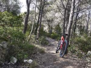 Über den Trail hinüber zum Santuari de Gràcia.